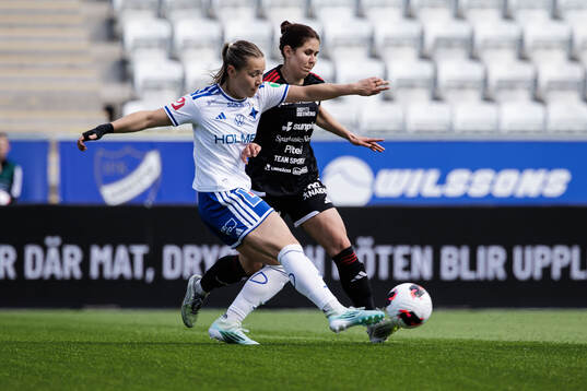 IFK Norrköpings Emma Engström och Piteås Julia Olsson