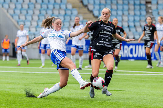 IFK Norrköpings Deborah-Anne De la Harpe och Piteås Mia