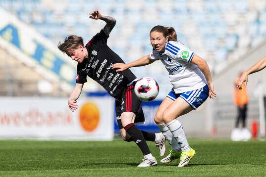 Piteås Cecilia Edlund och IFK Norrköpings Paula Broddner