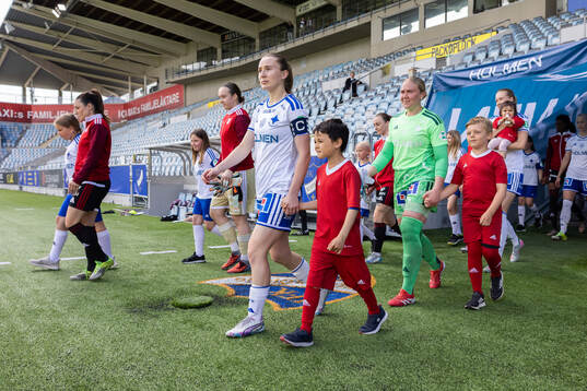 IFK Norrköpings Carrie Jones och Sofia Hjern