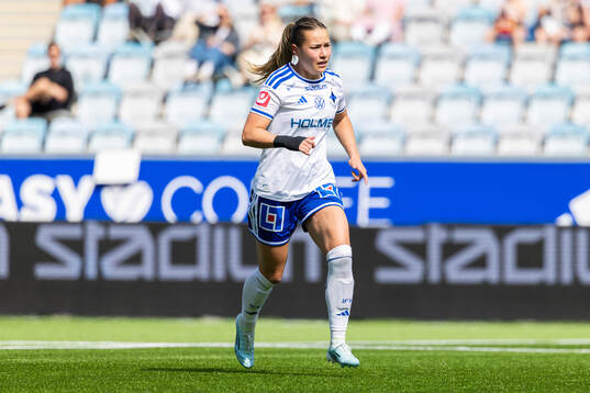 IFK Norrköpings Emma Engström nder fotbollsmatchen i