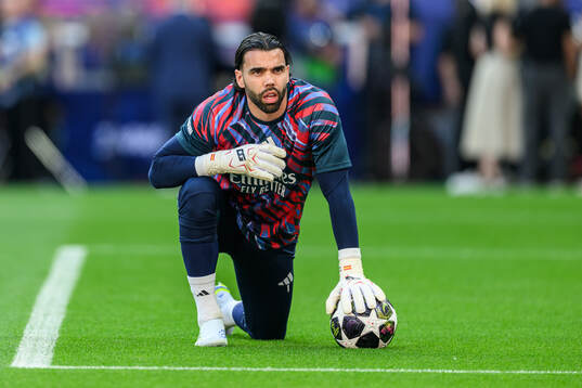 Goalkeeper David Raya of Arsenal