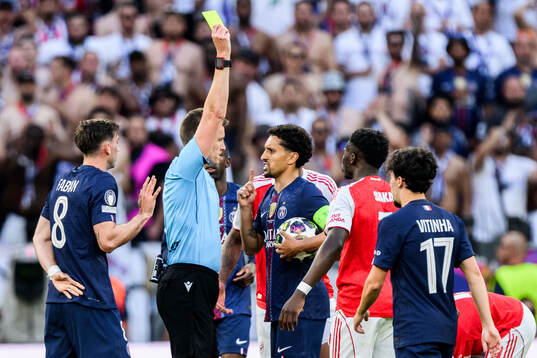 Referee Daniel Siebert, Marquinhos of Paris Saint-Germain