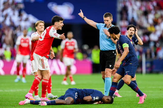 Marquinhos of Paris Saint-Germain in pain