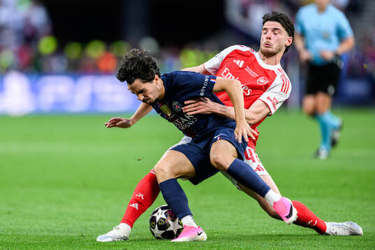 Chvitja Kvaratschelia of Paris Saint-Germain and Declan
