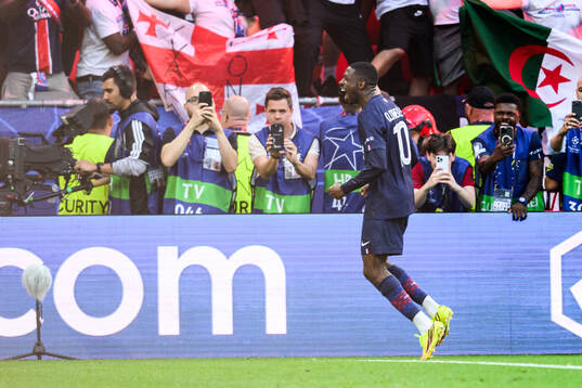 Ousmane Dembele of Paris Saint-Germain celebrates scoring