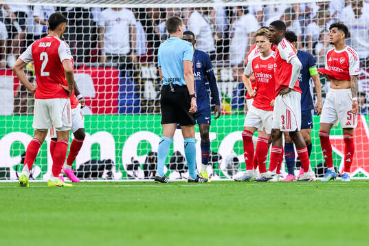 Martin Ødegaard of Arsenal looks dejected