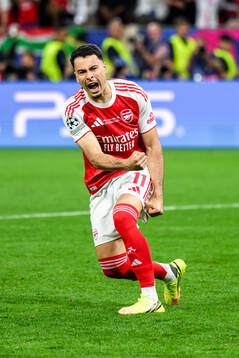Gabriel Martinelli of Arsenal celebrates in a penalty