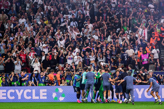 Players of Paris Saint-Germain celebrate
