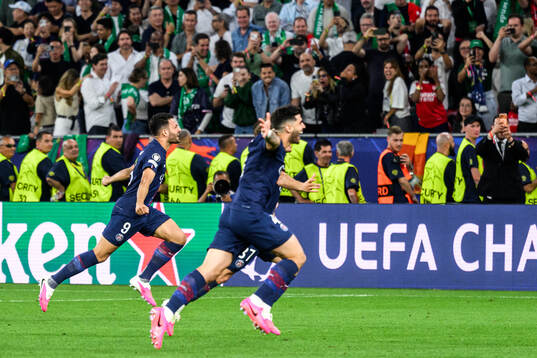 Players of Paris Saint-Germain celebrate