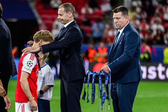 Martin Ødegaard of Arsenal looks dejected
