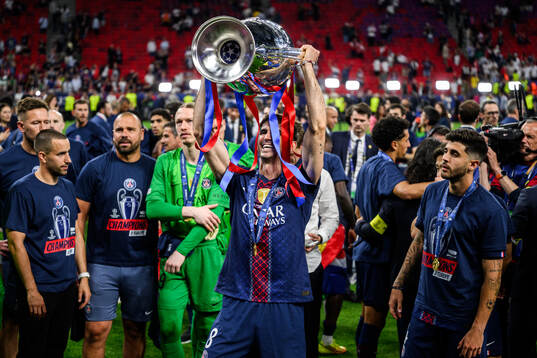 Fabian Ruiz of Paris Saint-Germain celebrates with the