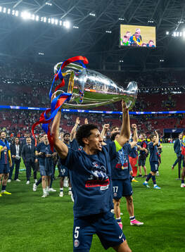 Marquinhos of Paris Saint-Germain celebrates