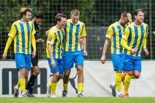 Eskilsminnes Axel Sjöberg och André Gustafson jublar