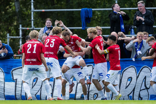 Trelleborgs Oskar Sverrisson jublar