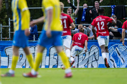 Trelleborgs Oskar Sverrisson jublar