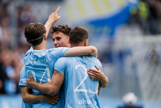 Malmö FFs Oscar Sjöstrand, Gabriel Busanello och Adrian
