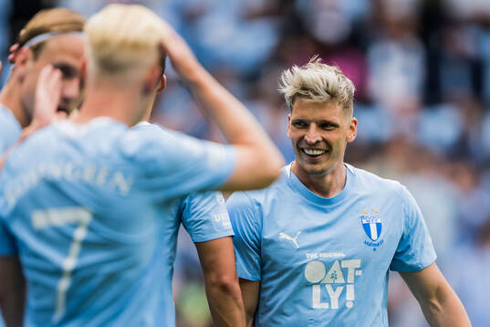 Malmö FFs Jens Stryger Larsen jublar