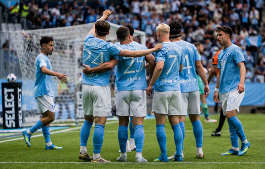 Malmö FFs Oscar Sjöstrand och Adrian Skogmar jublar