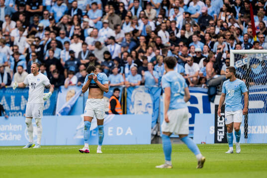 Malmö FFs Andrej Djuric deppar