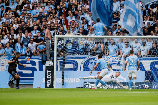 Halmstads Omar Faraj gör 1-2 målet på Malmö FFs