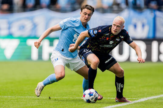 Malmö FFs Oscar Sjöstrand och Halmstads André Boman
