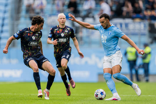 Halmstads Rocco Ascone och Malmö FFs Andrej Djuric