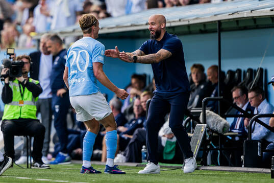 Malmö FFs Erik Botheim och tränare Guillermo Molins jublar