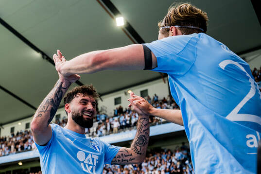Malmö FFs Sead Haksabanovic och Erik Botheim jublar