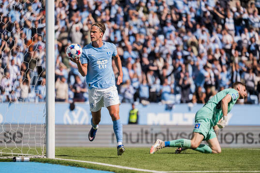 Malmö FFs Erik Botheim jublar