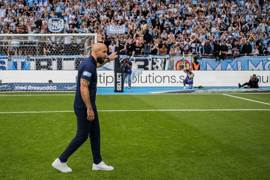 Malmö FFs tränare Guillermo Molins jublar