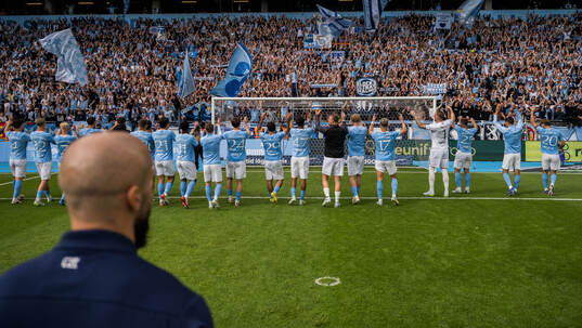 Malmö FFs spelare och supportrar jublar