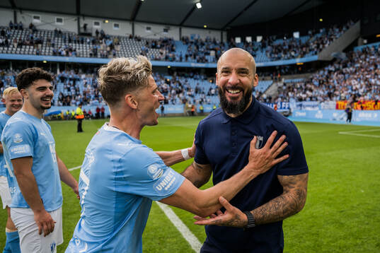 Malmö FFs Jens Stryger Larsen och tränare Guillermo