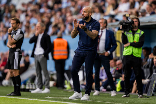 Malmö FFs tränare Guillermo Molins på slutsignal