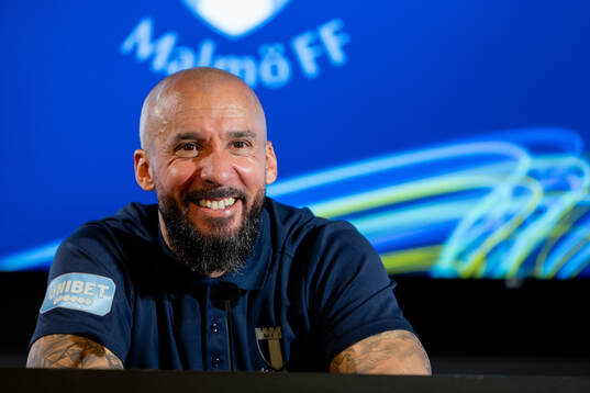 Malmö FFs tränare Guillermo Molins på presskonferensen