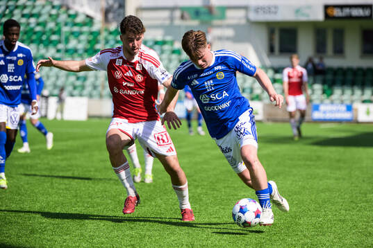 Sandvikens Adam Kiani och GIF Sundsvalls Jeremiah Björnler