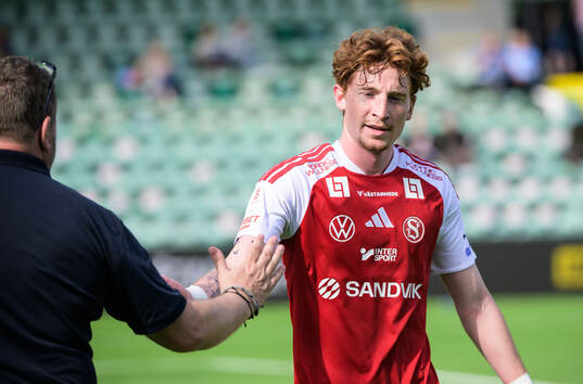 Sandvikens Alan Carleton jublar