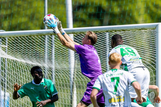 Ljungskiles målvakt Lukas Eriksson