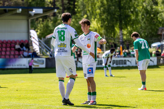 Varbergs Joakim Lindner och Isak Valentin Vidjeskog ublar