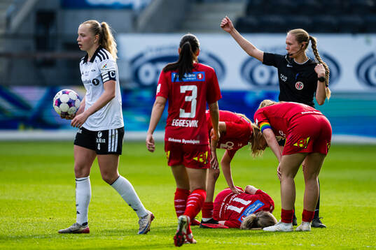 Andrea Karoline Nymo Holmstrøm of LSK Kvinner with an