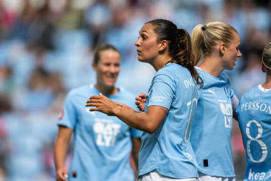 Malmö FFs Isabella DCAquila jublar