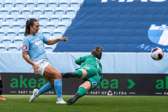 Malmö FFs Isabella DCAquila gör 2-0 bakom Växjö DFFs