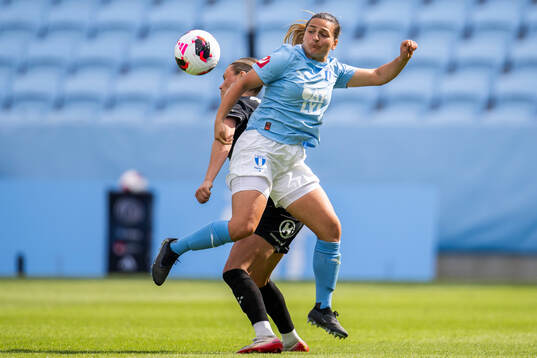 Malmö FFs Emma Petrovic och Växjö DFFs Maja Bodin