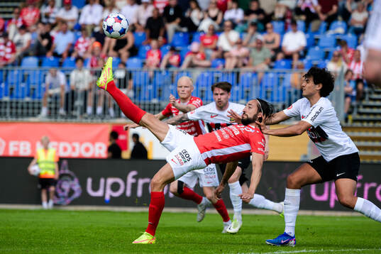 Degerfors Dijan Vukojevic och Brommapojkarnas Jordan Simpson