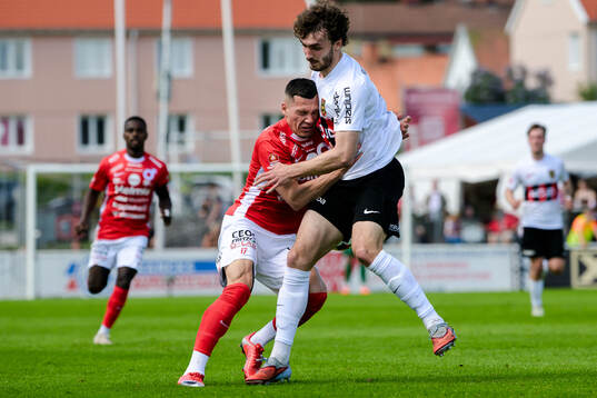 Degerfors Arman Taranis och Brommapojkarnas Andreas Troelsen