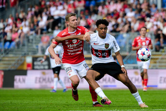 Degerfors Ludvig Fritzson och Brommapojkarnas Sion Oppong