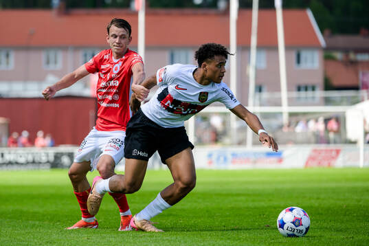 Degerfors Kazper Karlsson och Brommapojkarnas Sion Oppong