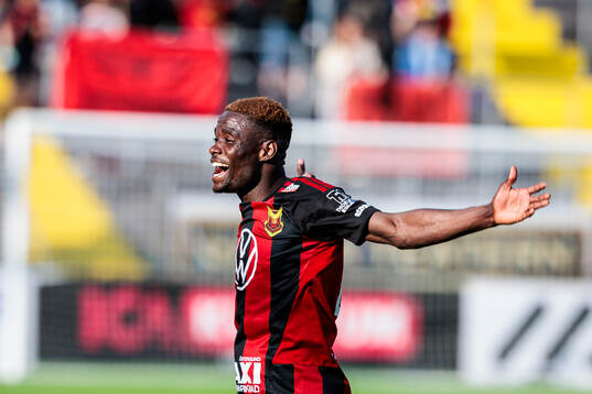 Östersunds Assiedou Yannick Armel Adjoumani jublar