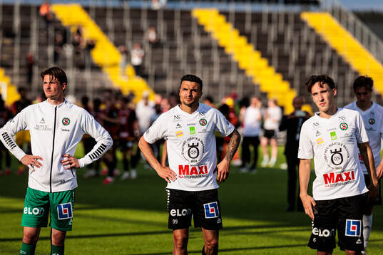 Örebros målvakt Buster Runheim, Ahmed Yasin  och Edwin