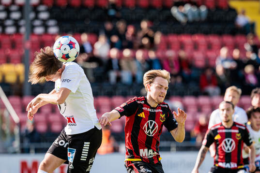 Örebros Fabian Wahlström och Östersunds Simon Marklund